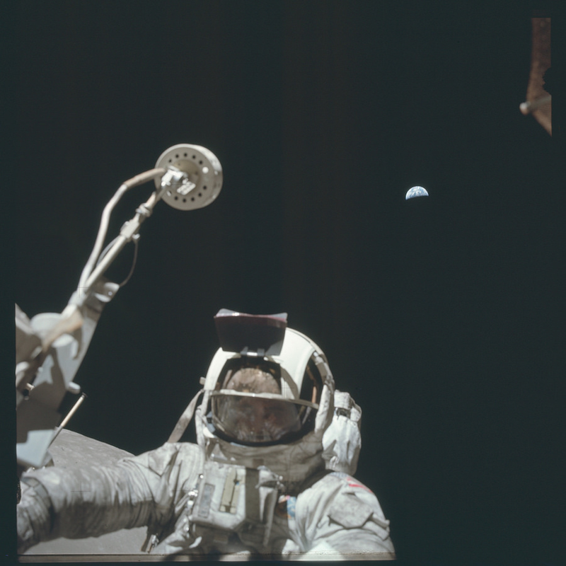 Illustration for article titled NASA Just Released 8,400+ Incredible High-Res Images From The Apollo Program
